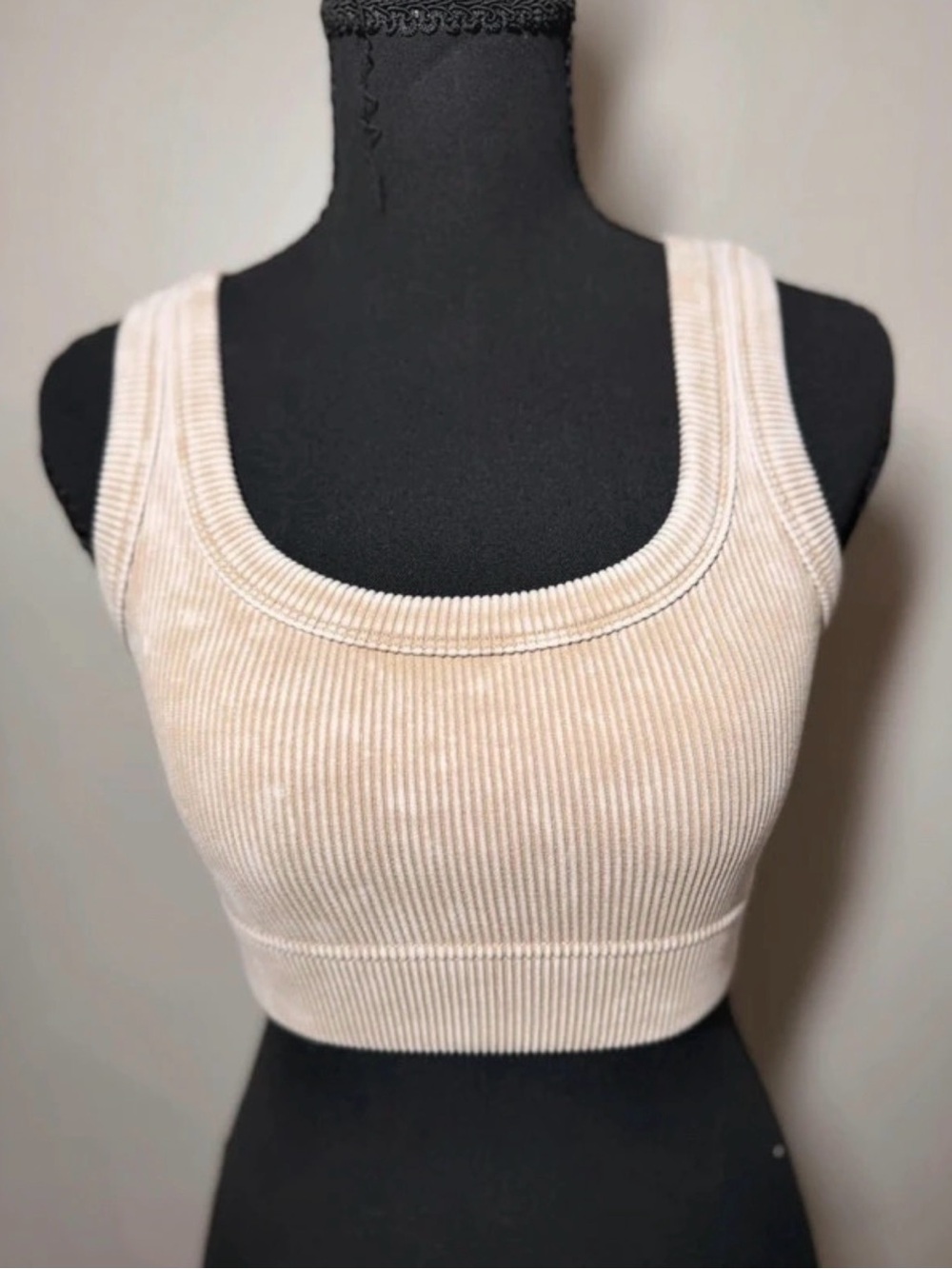 Zenana Ribbed Scoop-Neck Crop Tank Top - Cream s/m